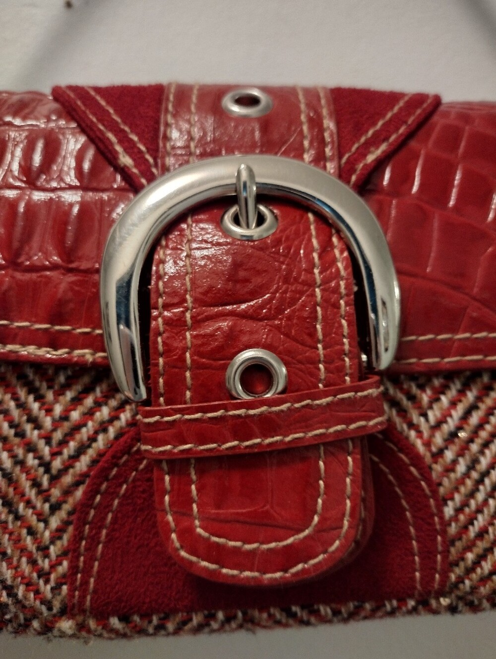 Red Leather & Tweed Shoulder Bag with Buckle Accent - Picture 4 of 5